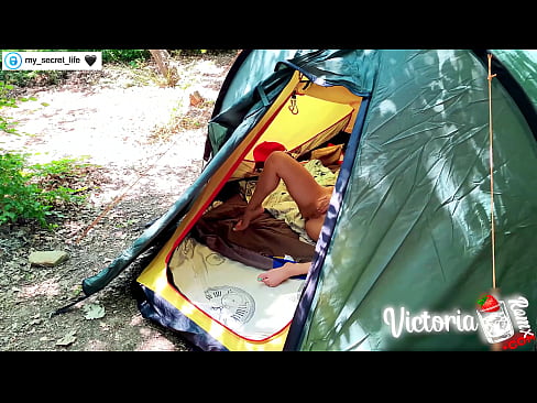 ❤️ ຖ່າຍໃນກ້ອງຖ່າຍຮູບ Passionate jerk off Stranger in a tent ️❌ ໜັງໂປ້ ຢູ່ພວກເຮົາ ❌